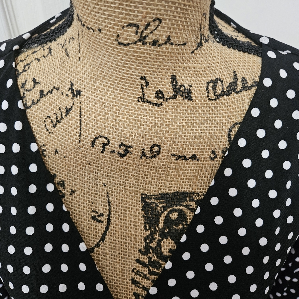 NWT ☆ Vince Camuto Top, Large Petite, Brand NEW! - Picture 2 of 4